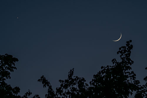 Earths moon
